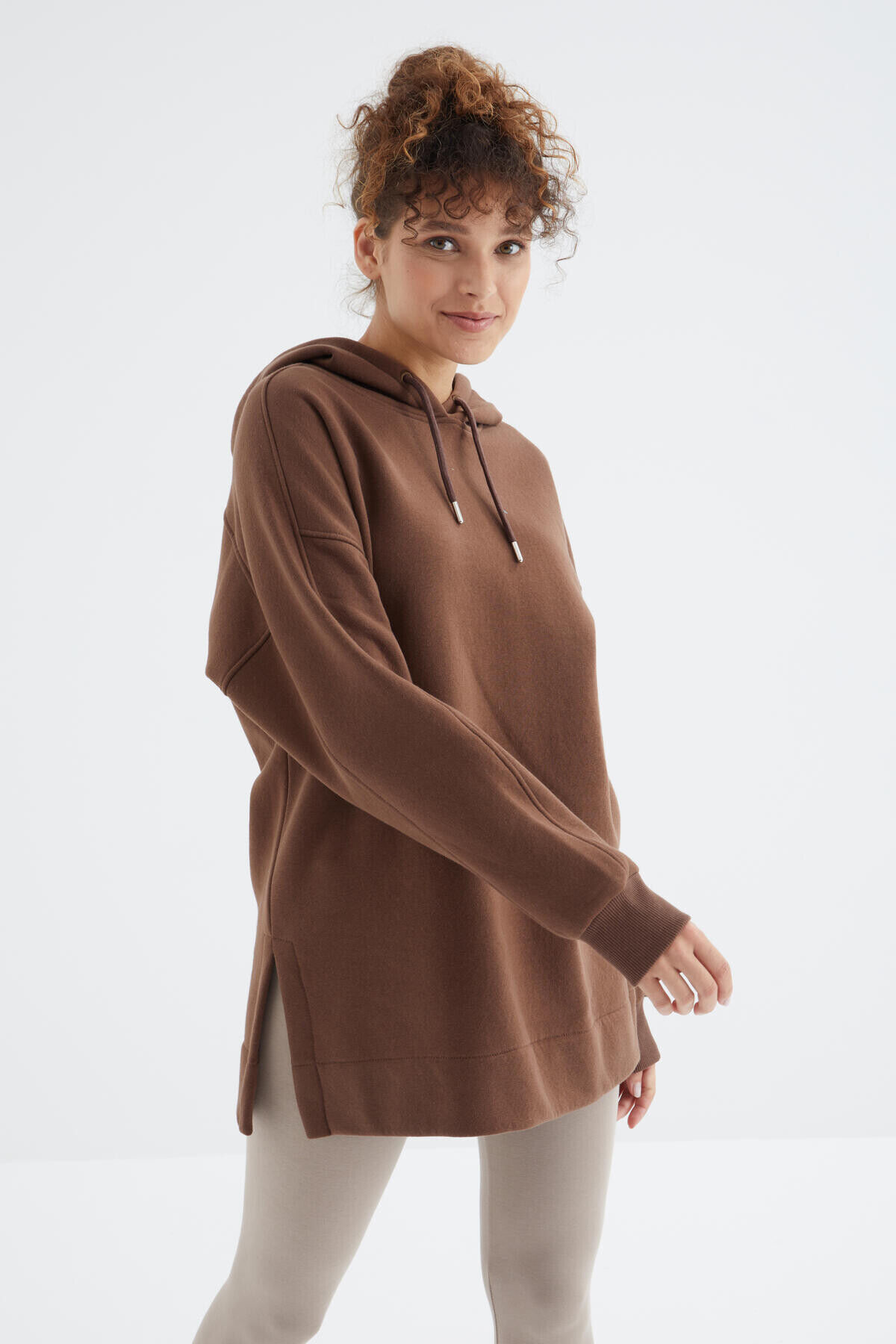 TommyLife Kahverengi Reglan Kol Basic Kapüşonlu Oversize Sweatshirt Tunik - 97242