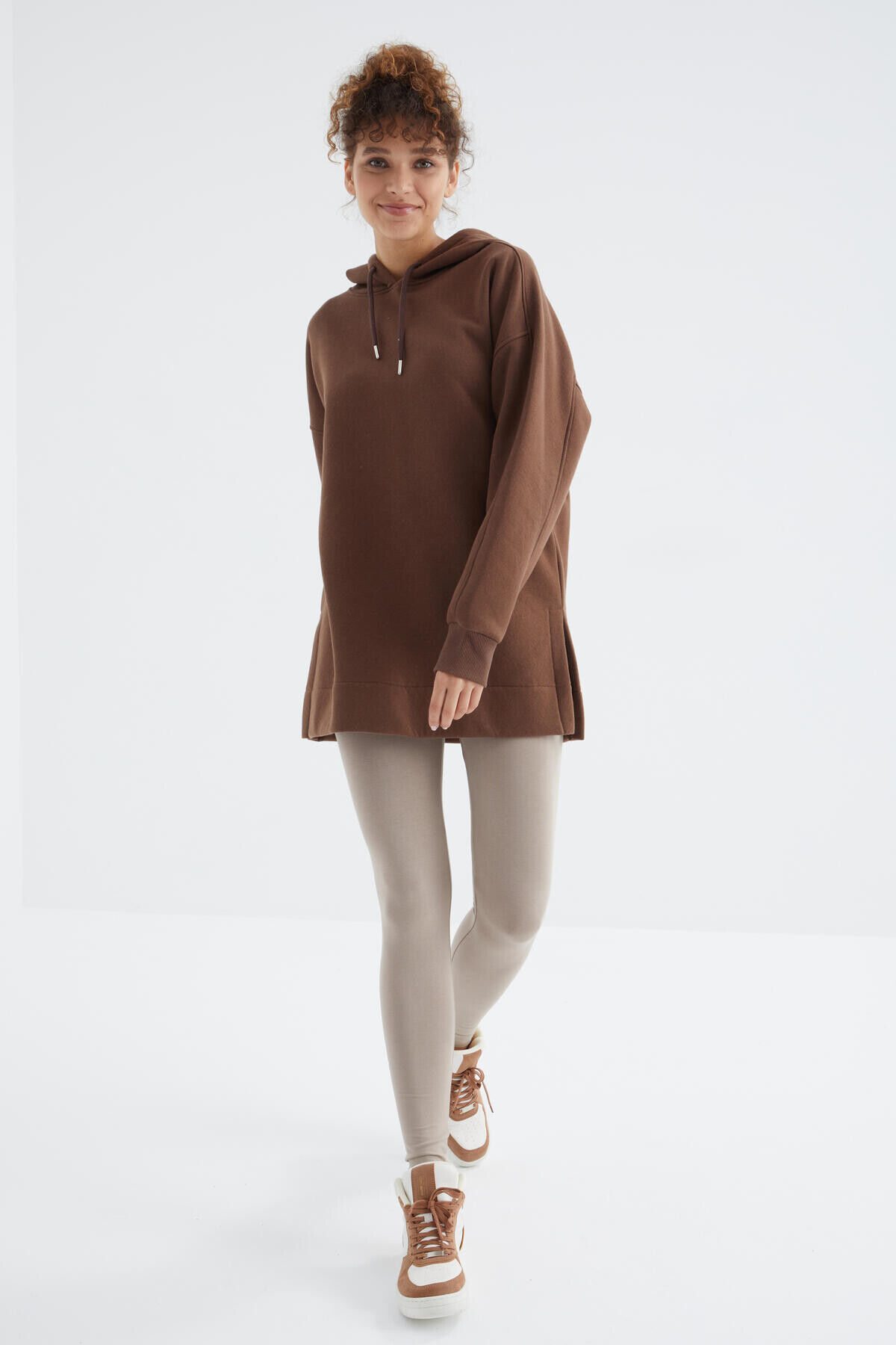 TommyLife Kahverengi Reglan Kol Basic Kapüşonlu Oversize Sweatshirt Tunik - 97242