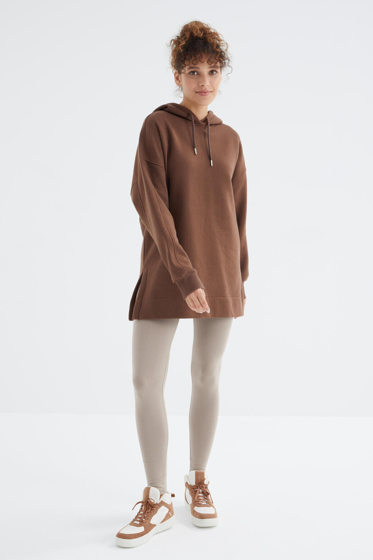 TommyLife Kahverengi Reglan Kol Basic Kapüşonlu Oversize Sweatshirt Tunik - 97242