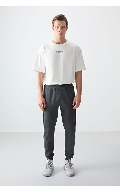 Antrasıt Melanj Yüzeyi Dokulu Standart Fit Nakışlı Erkek Eşofman Alt - 82126