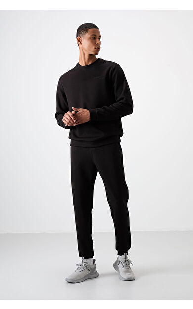 Siyah - Siyah Pamuklu Kalın Yumuşak Dokulu Comfort Fit Nakışlı Erkek Eşofman Takım - 85254