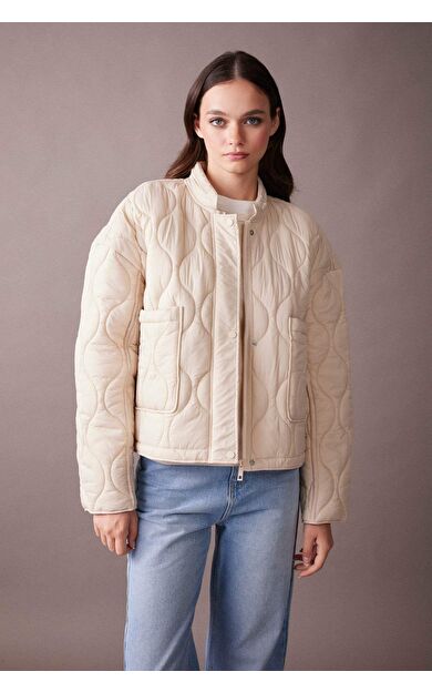 Su Geçirmez Relax Fit Kapitoneli Kapüşonlu Mont