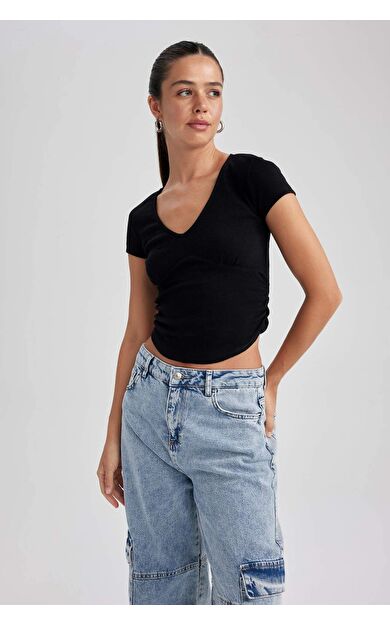 DeFactoFit Slim Fit V Yaka Kısa Kollu Tişört B2022AX23HSBK81