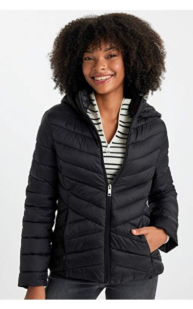 DeFactoFit Su Geçirmez Regular Fit Kapüşonlu Mont B2030AX24SPBK27