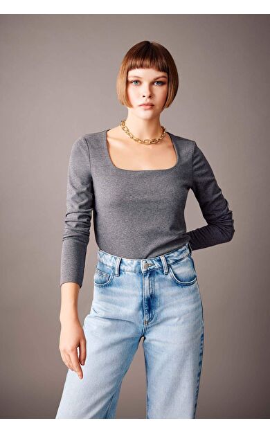 DeFacto Slim Fit Kare Yaka Uzun Kollu Tişört
