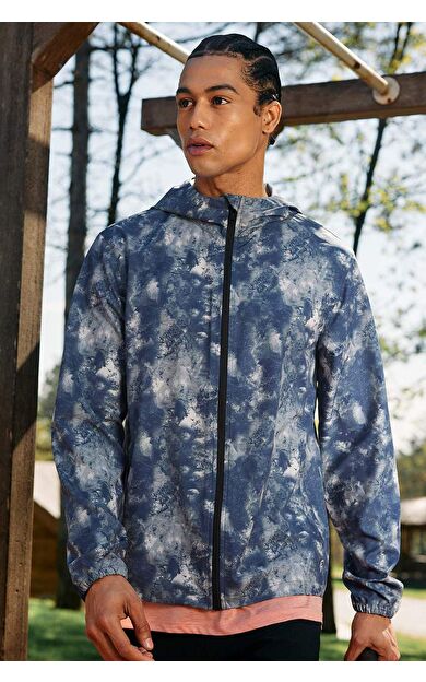 DeFactoFit Su İtici Slim Fit Kapüşonlu Yağmurluk Esnek Dokulu Mont B2189AX24SPBK81