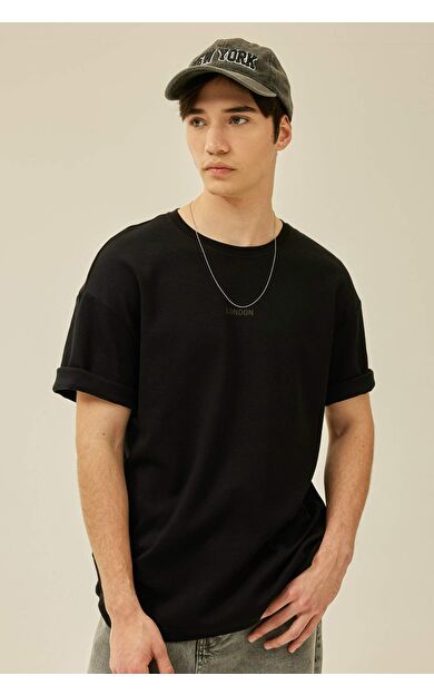 DeFactoFit Comfort Fit Bisiklet Yaka Baskılı Tişört B4221AX24SPBK81