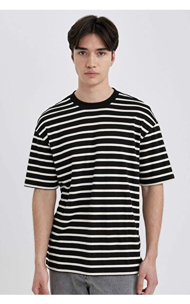 DeFactoFit Comfort Fit Bisiklet Yaka Çizgili Kısa Kollu Tişört B5910AX24SPBK81