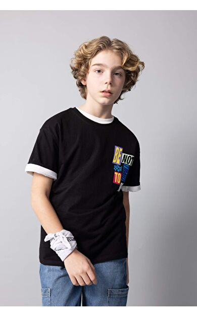 DeFactoFit Erkek Çocuk Oversize Fit Bisiklet Yaka Kısa Kollu Tişört B6432A824SMBK81