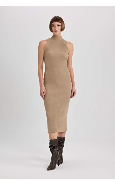 DeFactoFit Fitted Yarım Balıkçı Yaka Kolsuz Ribana Elbise