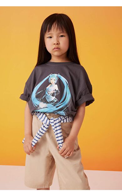 DeFactoFit Kız Çocuk Hatsune Miku Oversize Fit Kısa Kollu Tişört C1207A824SMAR82