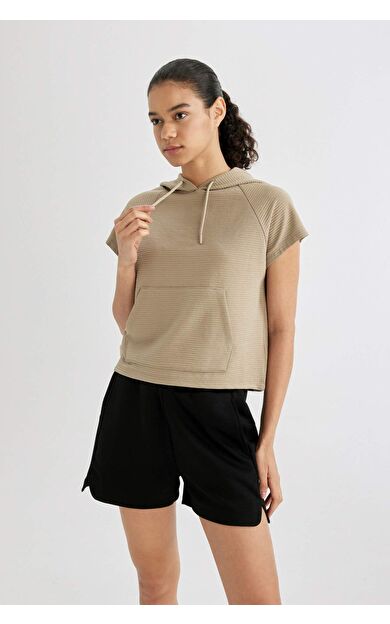 DeFactoFit Standart Fit Kapüşonlu Sporcu Kısa Kollu Tişört