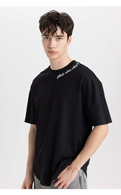 DeFactoFit Comfort Fit Bisiklet Yaka Baskılı Kısa Kollu Tişört C2135AX24SMBK81