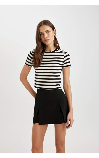 DeFactoFit Slim Fit Bisiklet Yaka Çizgili Kısa Kollu Tişört C4333AX24SPER105