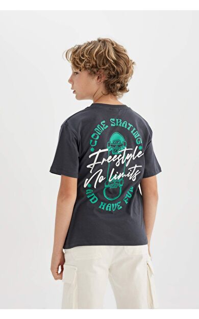 DeFactoFit Erkek Çocuk Bisiklet Yaka Sırt Baskılı Kısa Kollu Tişört