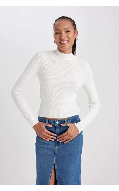 Slim Fit Yarım Balıkçı Yaka Triko Kazak