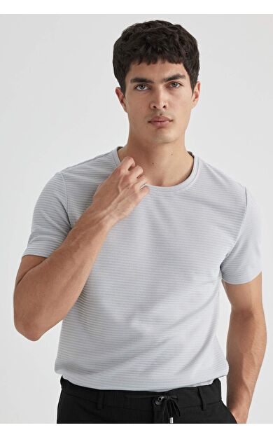 DeFactoFit Slim Fit Bisiklet Yaka Kısa Kollu Tişört M6608AZ24SPGR91