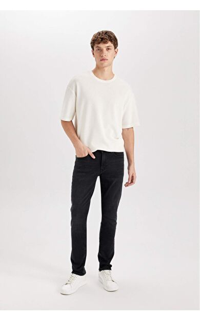 DeFactoFit Pedro Slim Fit Dar Kalıp Normal Bel Dar Paça Jean Pantolon R8788AZ24SPNM40