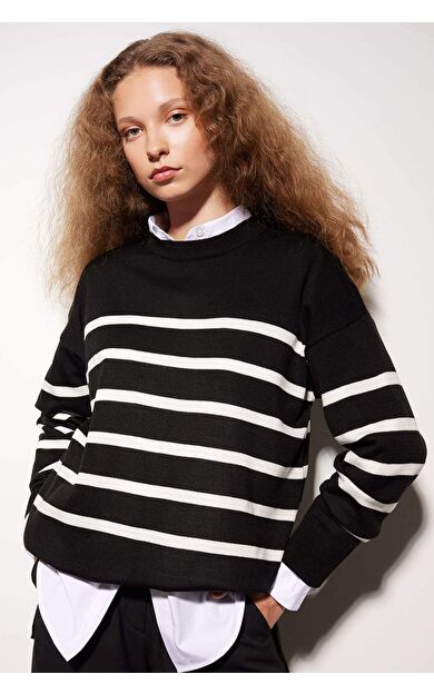 Relax Fit Çizgili Bisiklet Yaka Triko Tunik Kazak
