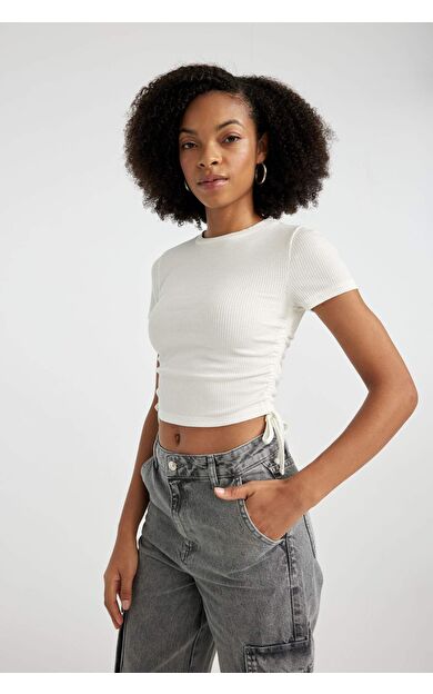 DeFactoFit Fitted Bisiklet Yaka Kısa Kollu Tişört T9632AZ24SPWT32