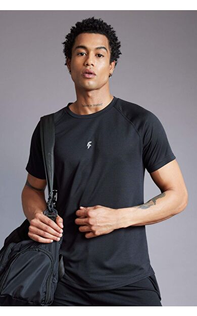 DeFactoFit Slim Fit Bisiklet Yaka Baskılı Sporcu Tişört V2887AZ24SPBK81