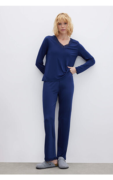 DeFacto Fall in Love V Yaka Dantelli Uzun Kollu Pijama Takımı