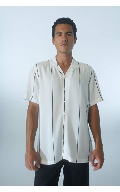 DeFactoFit Regular Fit Apaş Yaka Baskılı Viskon Kısa Kollu Gömlek Ekru