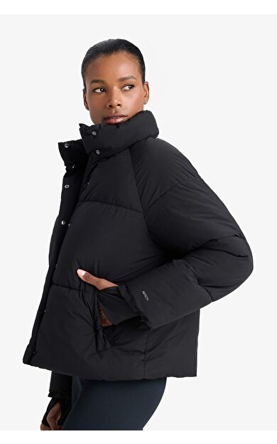 DeFactoFit 	Rüzgar Geçirmez Su Geçirmez 	 Regular Fit Su Geçirmez Mont