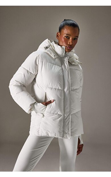 DeFactoFit 	Rüzgar Geçirmez Su Geçirmez 	 Regular Fit Kapüşonlu Polar Astarlı Fermuarlı Su Geçirmez Mont