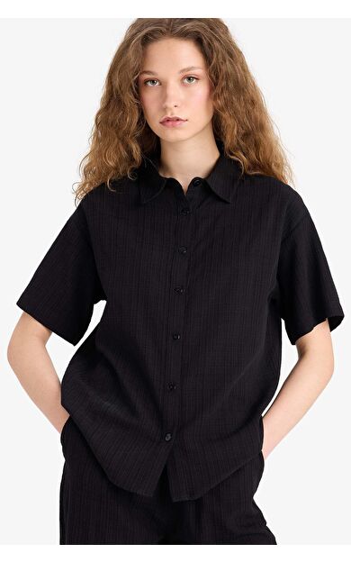 DeFacto Oversize Geniş Kalıp Gömlek Yaka Kısa Kollu Gömlek A9135AX25SMBK81