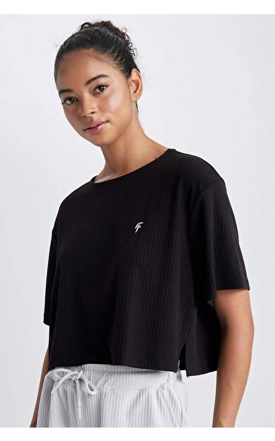 DeFacto Crop Bisiklet Yaka Sporcu Kısa Kollu Tişört Siyah