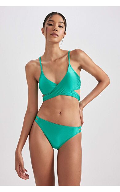 DeFacto Fall in Love Regular Fit Bikini Alt B0379AX23HSGN232