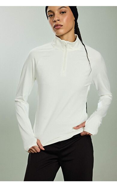 Standart Fit Dik Yaka Sporcu Tişört