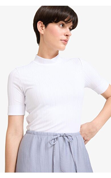 DeFacto Regular Fit Yarım Balıkçı Yaka Fitilli Kaşkorse Kısa Kollu Tişört B1177AX25AUER105