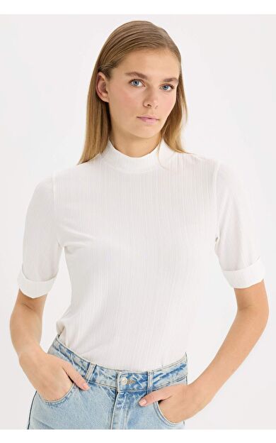 DeFacto Regular Fit Yarım Balıkçı Yaka Fitilli Kaşkorse Basic Düz Kısa Kollu Tişört