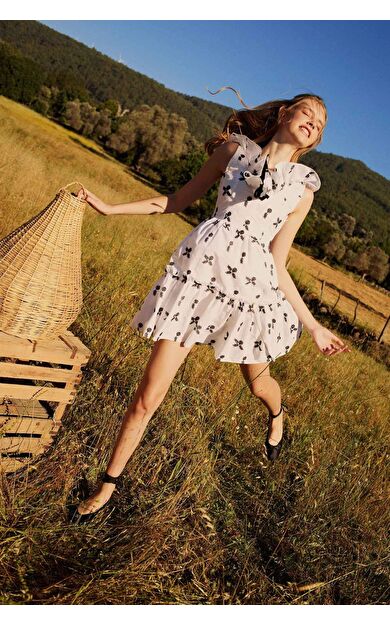 Lug Von Siga x DeFacto Bodycon V Yaka Desenli Brode Kolsız Mini Elbise