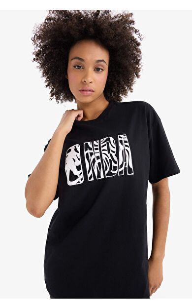 DeFactoFit NBA Wordmark Oversize Geniş Kalıp Bisiklet Yaka Kısa Kollu Tişört B3961AX25SPBK81