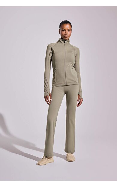 DeFactoFit Flare Fit İspanyol Paça Standart Boy Ultra Soft Sporcu Pantolon B3988AX25AUKH422