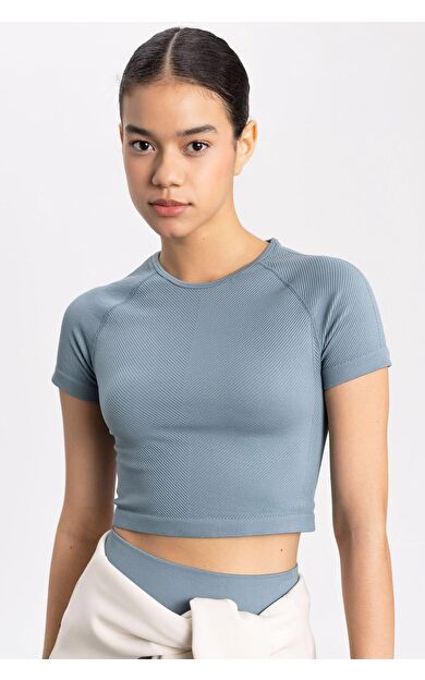 DeFacto Crop Top Bisiklet Yaka Sporcu Kısa Kollu Tişört B4568AX24SPGN1191