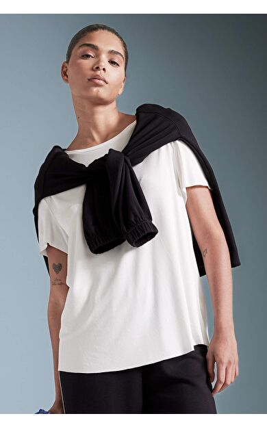 DeFactoFit Oversize Geniş Kalıp Bisiklet Yaka Sporcu Modal Kısa Kollu Tişört B5536AX24AUER105