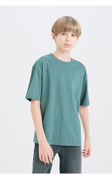 DeFacto Erkek Çocuk Oversize Geniş Kalıp Bisiklet Yaka Basic Düz Kısa Kollu Tişört B5927A825SMGN469
