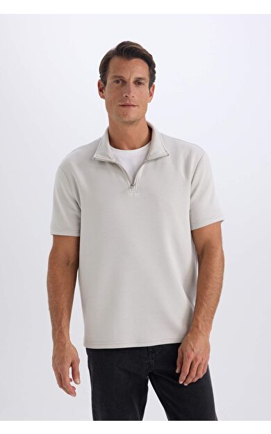 DeFacto Regular Fit Dik Yaka Yarım Fermuarlı Ağır Kumaş Kısa Kollu Tişört B6502AX25SPGR94