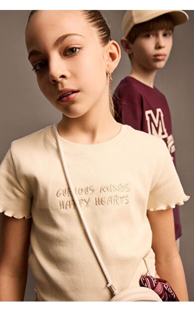 DeFacto Kız Çocuk Slim Fit Dar Kesim Bisiklet Yaka Slogan Desenli Fitilli Kaşkorse Kısa Kollu Tişört