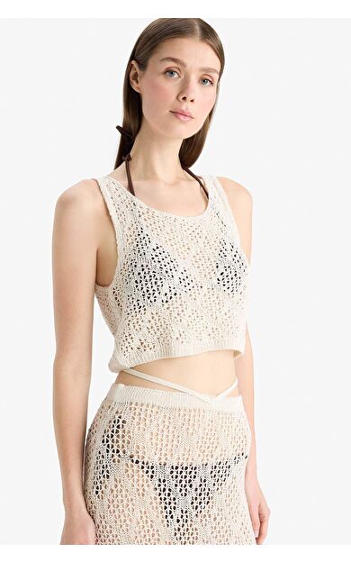 Yuvarlak Yaka Crop Kolsuz Triko Beyaz Plaj Üstü-Fall in Love