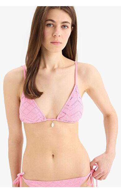 Regular Fit Nakışlı Brode Üçgen Bikini Üstü-Fall in Love
