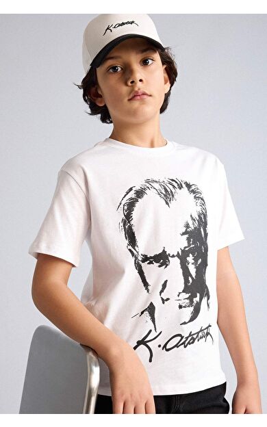 DeFacto 23 Nisan Çocuk Bayramı Regular Fıt Bisiklet Yaka Baskılı Kısa Kollu Tişört Erkek Çocuk