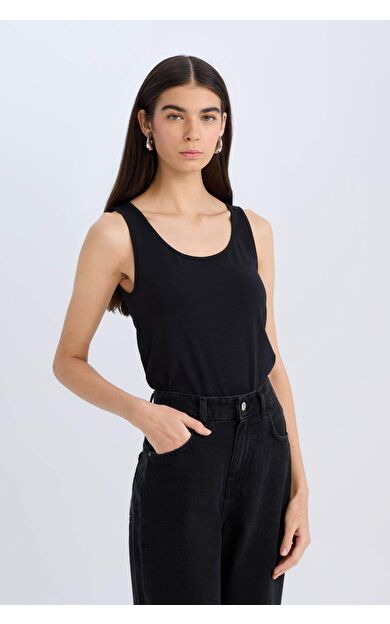 Slim Fit Dar Kesim Basic Düz Yuvarlak Yaka Atlet