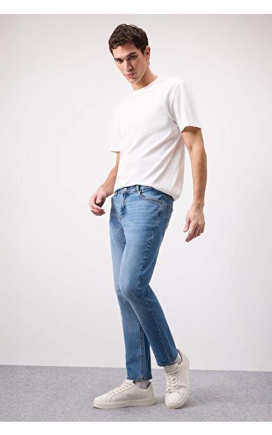 DeFacto Pedro Slim Fit Dar Kalıp Normal Bel Dar Paça Jean Pantolon B8418AX25SPNM28