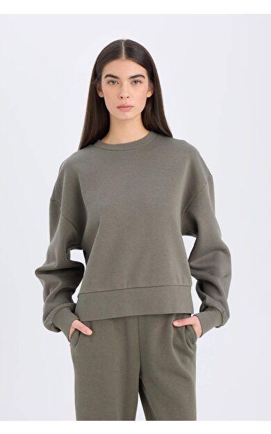 DeFacto Kadın Boxy Fit Bisiklet Yaka Kalın Basic Düz Sweatshirt
