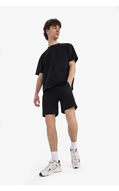 DeFacto Slim Fit Dar Kesim Dar Paça Şort B8674AX25SPBK81